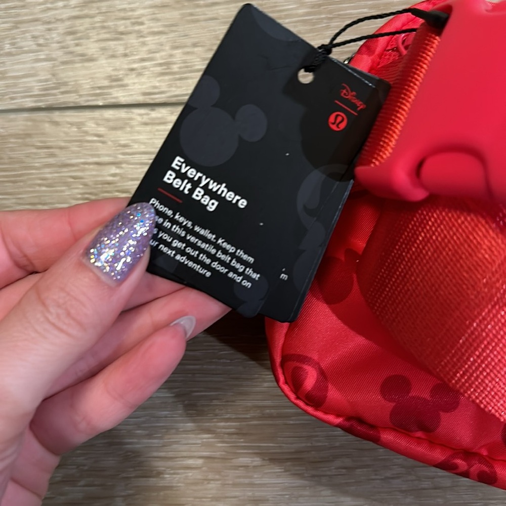 Lululemon Everywhere Belt Bag - Picture 3 of 4